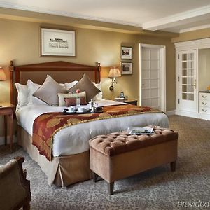 Grand Deluxe King Room